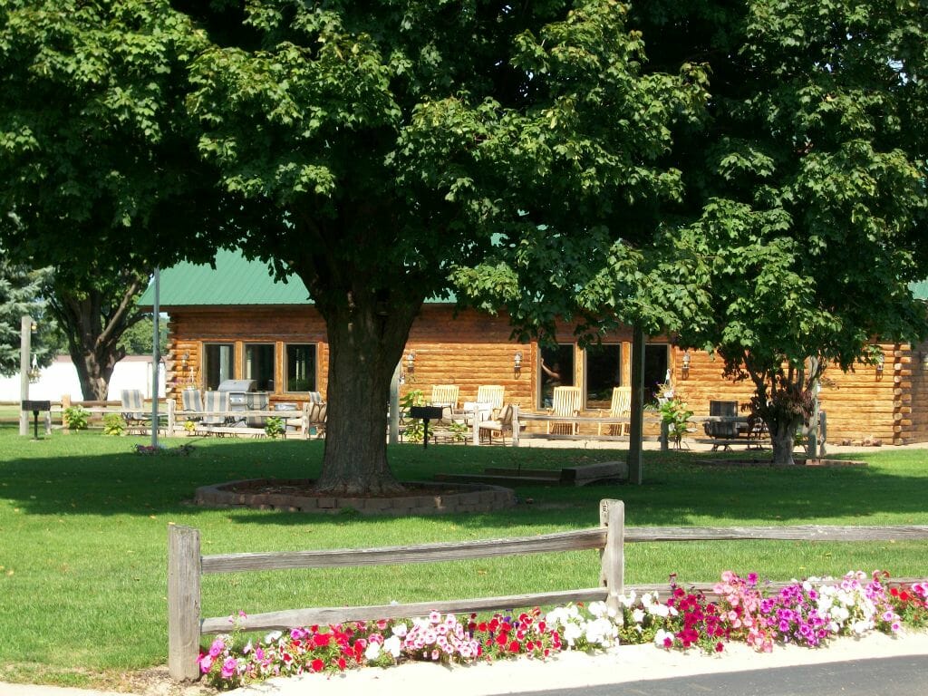 Inn at Gull Lake-Grounds 1 Inn at Gull Lake-Grounds 1