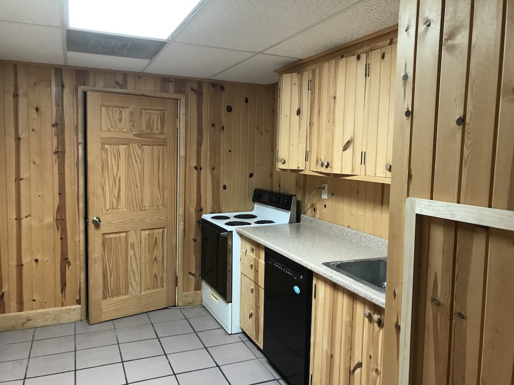 Inn at Gull Lake - 8 Person Room - 5