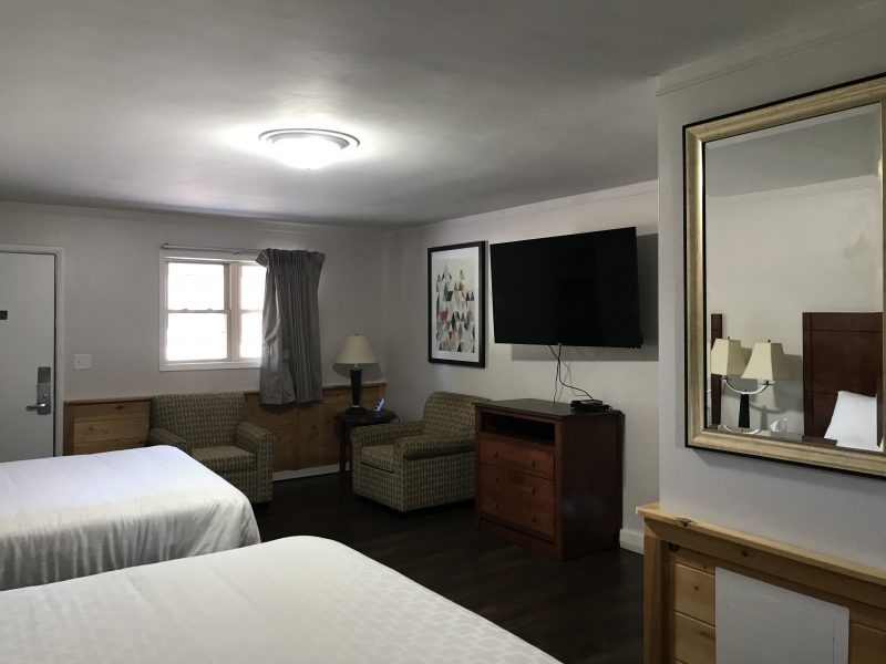Inn at Gull Lake-Queen 2 Inn at Gull Lake-Queen 2