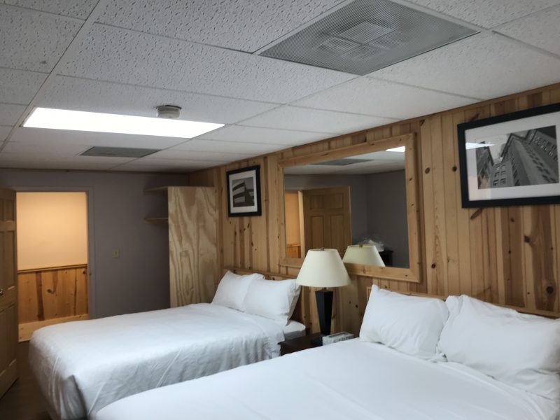 Inn at Gull Lake-Group Room 5 Inn at Gull Lake-Group Room 5