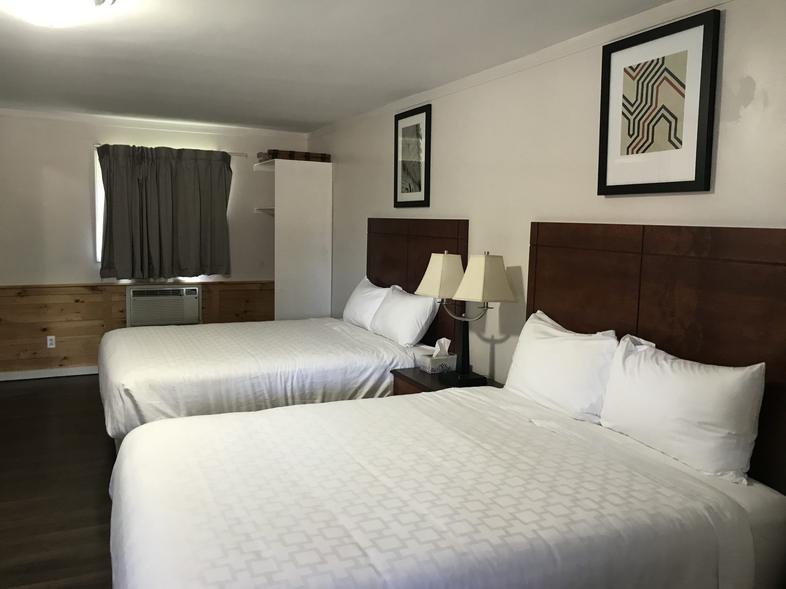 Inn at Gull Lake-Queen 1 Inn at Gull Lake-Queen 1